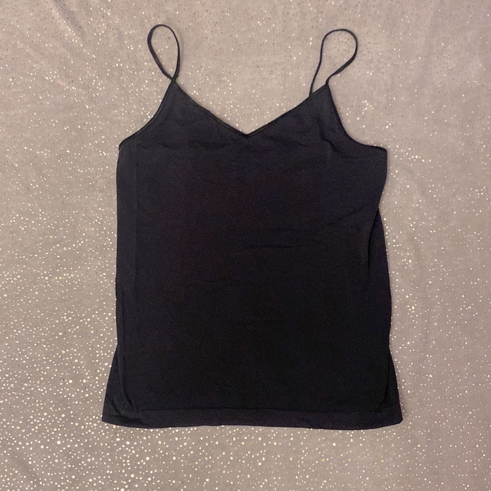 SO favorite v-neck seamless cami